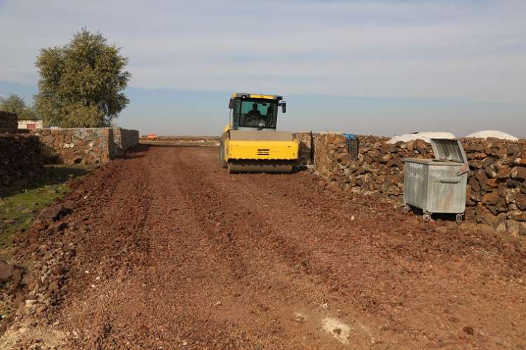 Halıören Mahallesi'nde Yol Çalışmaları Devam Ediyor 